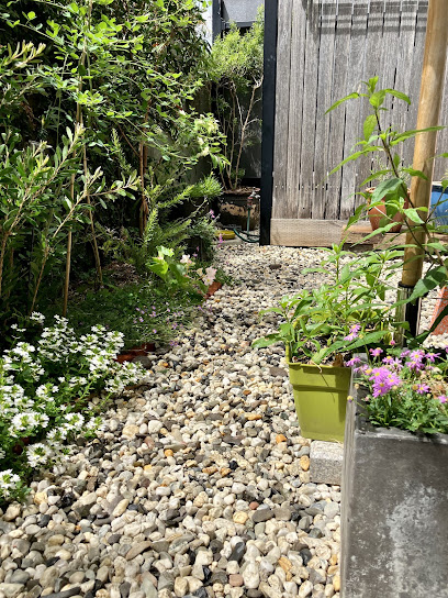 Dasta & Sons - Garden Soil, Mulch & Potting Mix Bags Melbourne | Buy Garden Supplies Online